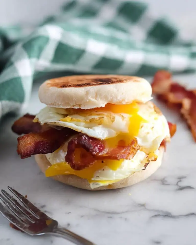 Easy Bacon Egg and Cheese Breakfast Sandwiches Recipe